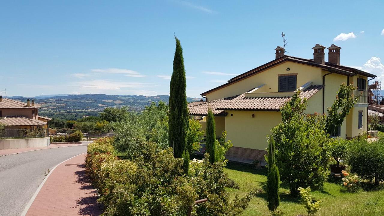 La Casa Di Marco E Lorella Fratta Todina Εξωτερικό φωτογραφία